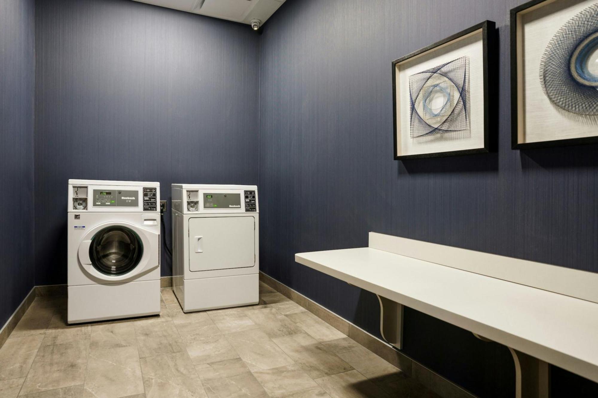 Courtyard By Marriott Indianapolis Фишърс Екстериор снимка