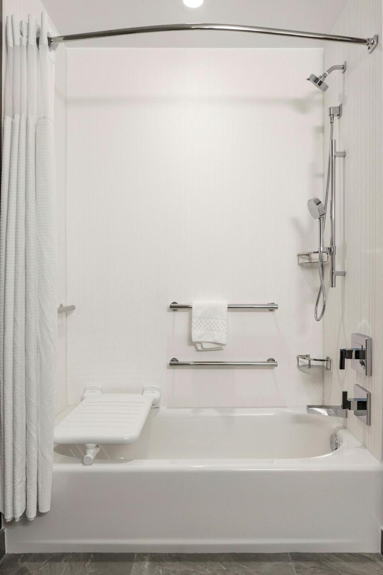 Courtyard By Marriott Indianapolis Фишърс Екстериор снимка