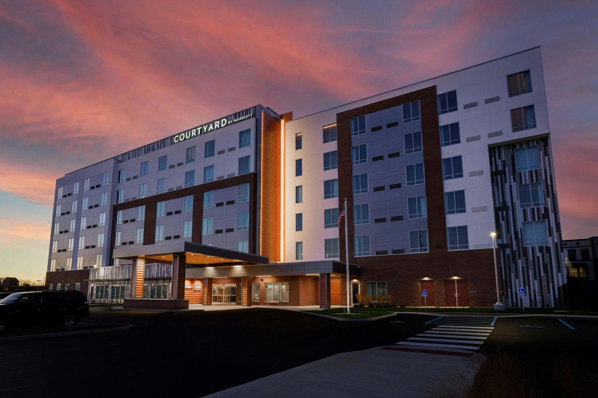 Courtyard By Marriott Indianapolis Фишърс Екстериор снимка