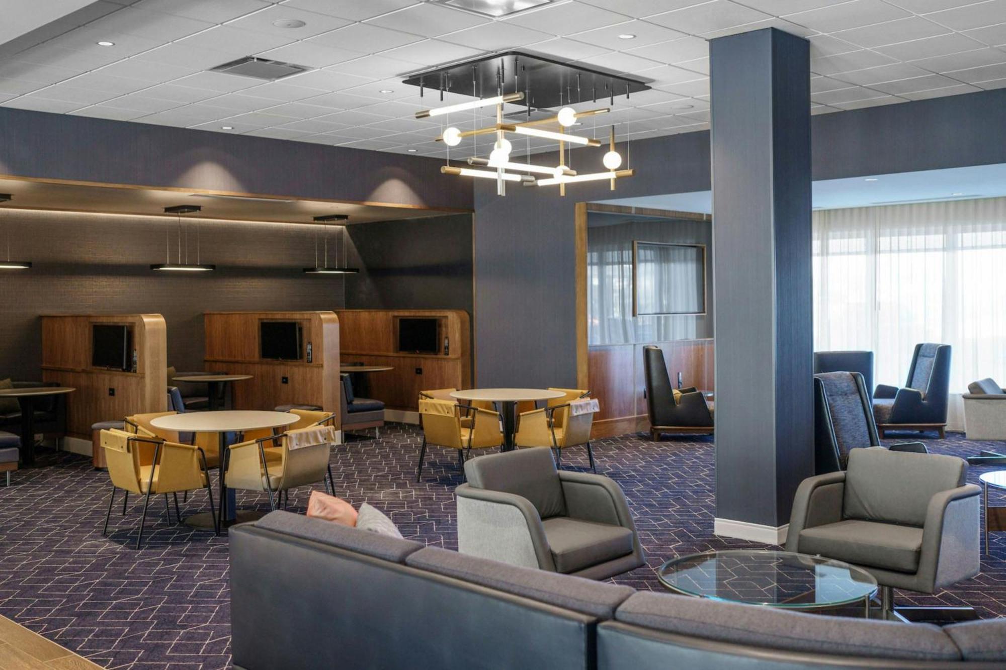 Courtyard By Marriott Indianapolis Фишърс Екстериор снимка
